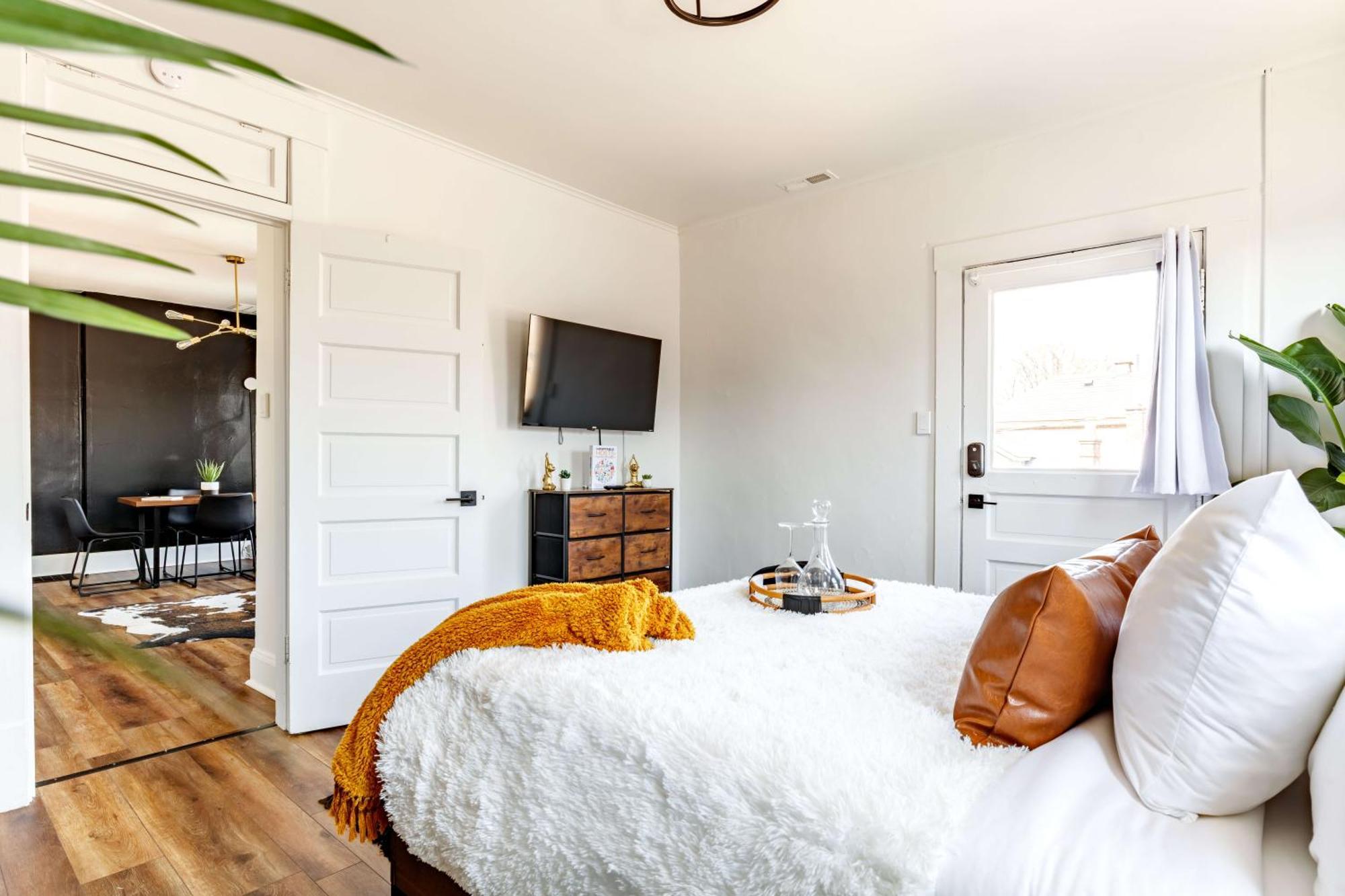 Short North Convention Private Parking Pets Columbus